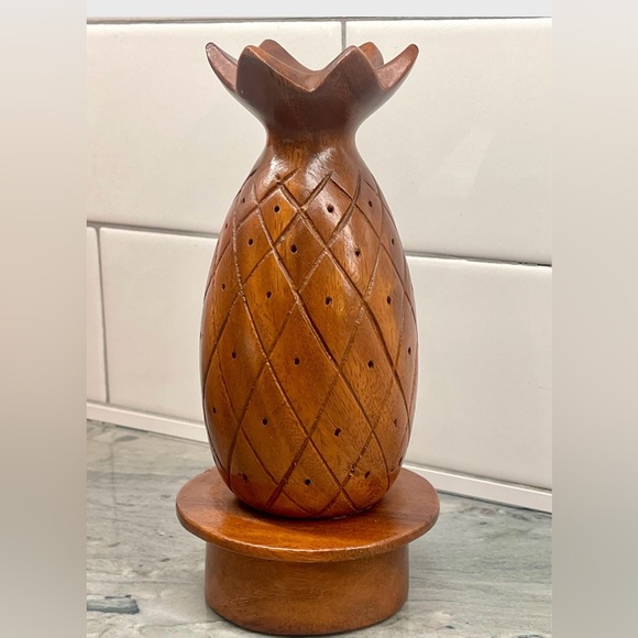 BYG Decorative Pineapple Figurines & Brass Trivets - Picture 6 of 12